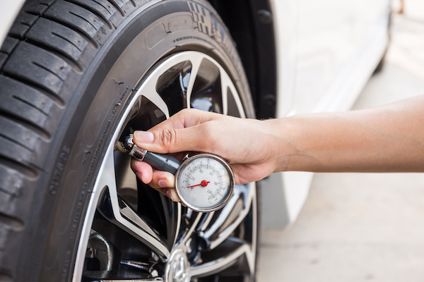 How to Check Your Car’s Tire Pressure